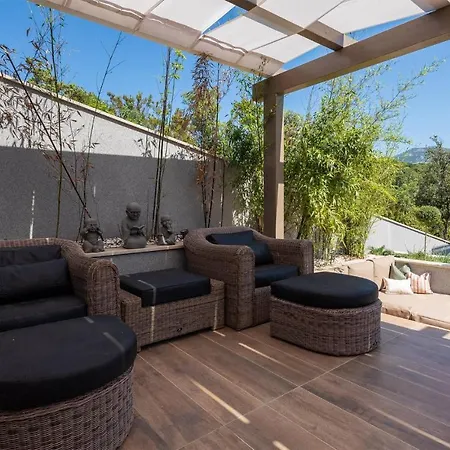 Nice Home In Zrnovo With 4 Bedrooms Feriehus