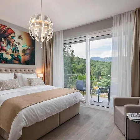 Nice Home In Zrnovo With 4 Bedrooms Korčula