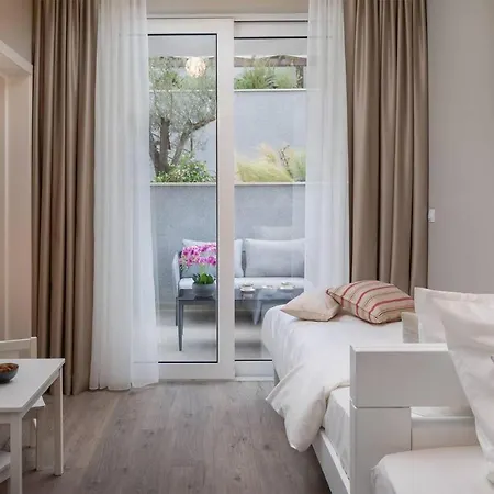 Nice Home In Zrnovo With 4 Bedrooms